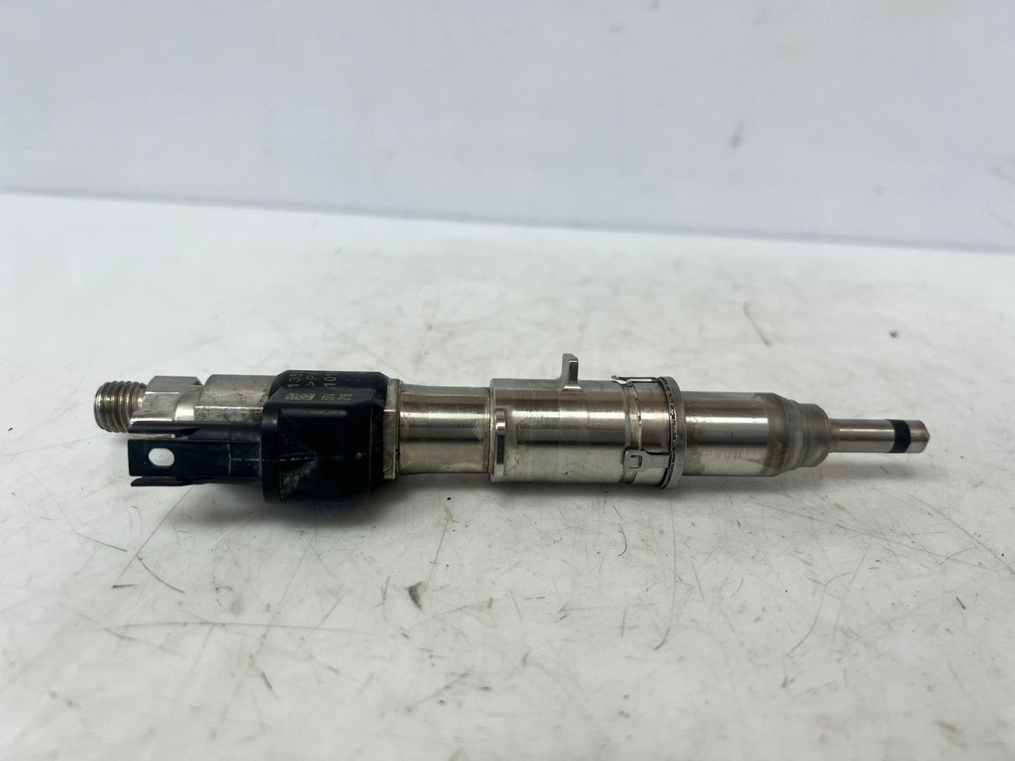 BMW 3, 5, 6, and 7-Series Direct Fuel Injector 7565138 - 02 OEM