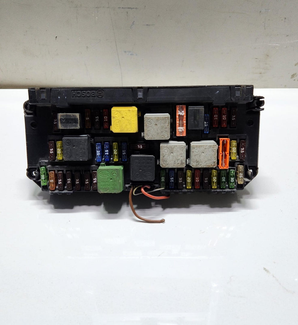 10-16 Mercedes-Benz W212 W204 Front SAM Module Relay Fuse Box A212 9009908 OEM