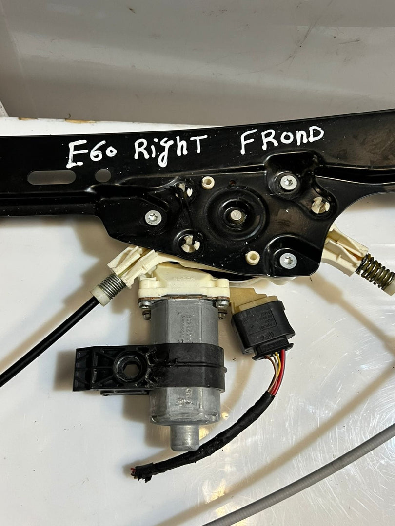 2006-2010 BMW 550i 5 Series E60 E61 Front Right Window Regulator 7184384 OEM