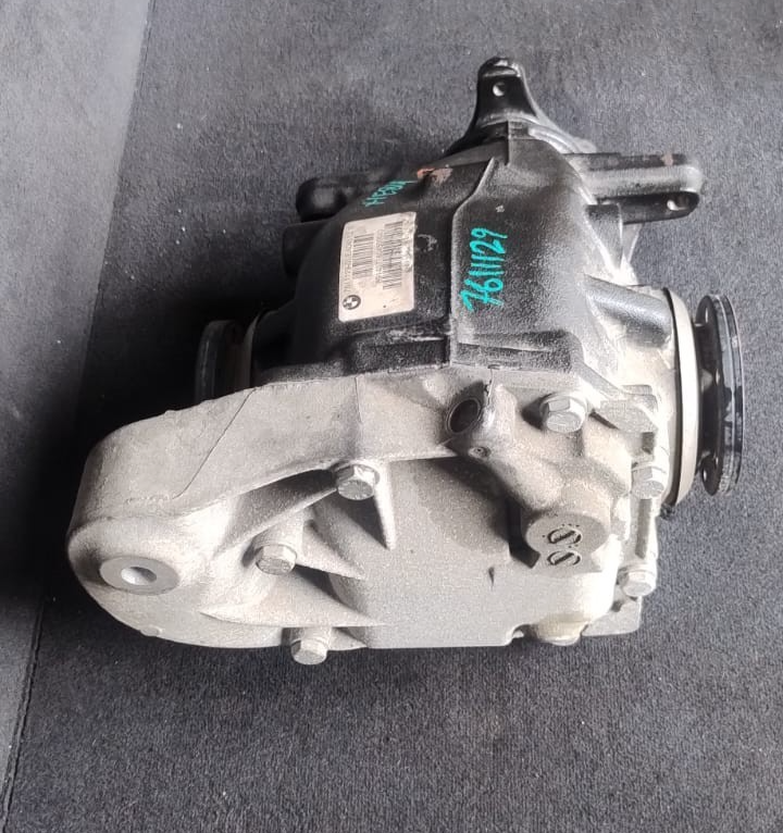 BMW F30 F31 F32 F33 F34 REAR DIFFERENTIAL CARRIER  (3.15 RATIO) P/N 7612164