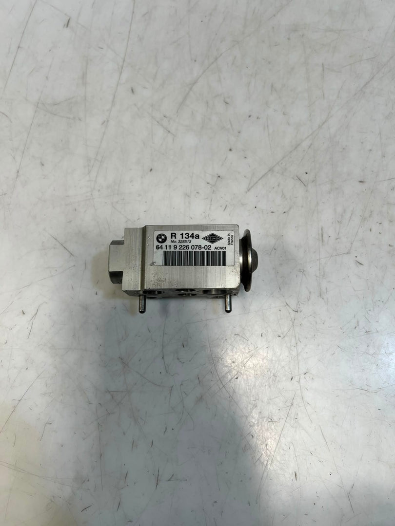 2007-2013 BMW X4 F25 F26 E81 E82 E87 E88 E90 E91 335i AC Expansion Valve 9226078