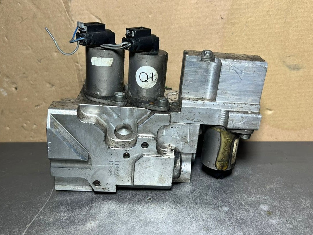 13-16 Mercedes GL450 GL550 Front Hydraulic Suspension Valve A166 3201158 OEM