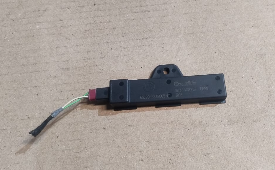 BMW F40 G20 G21 G11 G12 G15 G16 KEYLESS ENTRY COMFORT ACCESS ANTENNA- 6832065