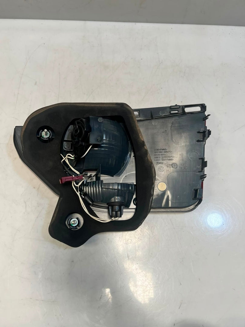 2010-2013 BMW 535i 5 Series F07 GT REAR Tail Light SET 7199638 7199637 OEM