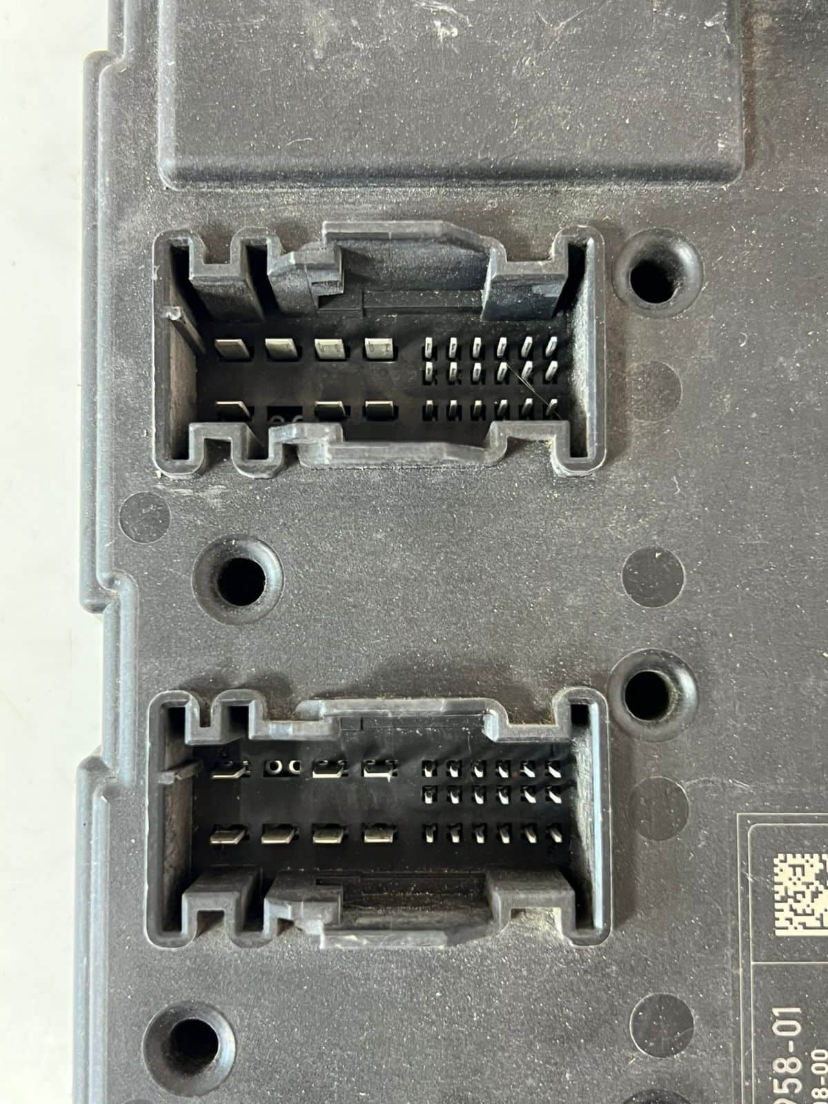 BMW 1 3 4 F20 F21 F30 F31 F32 REM Rear Electronic Module Control Unit 9298958