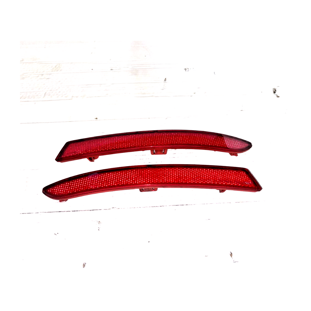 BMW F10 LCI REAR BUMPER REFLECTORS LEFT RIGHT 7318555 7318556 SET