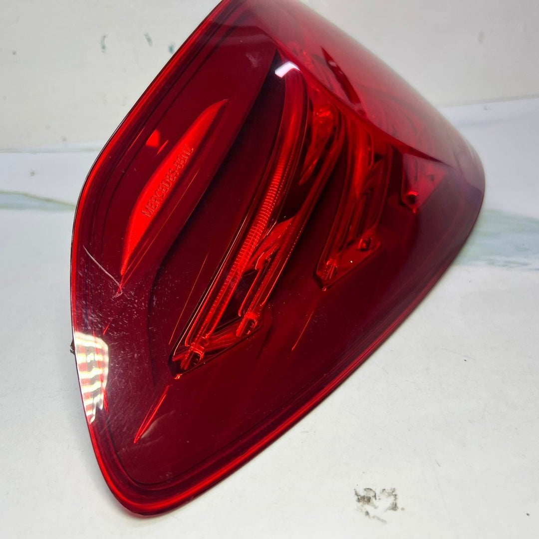 214-2018 Mercedes-Benz Left Rear Tail Light A2229065401 S-Class W222