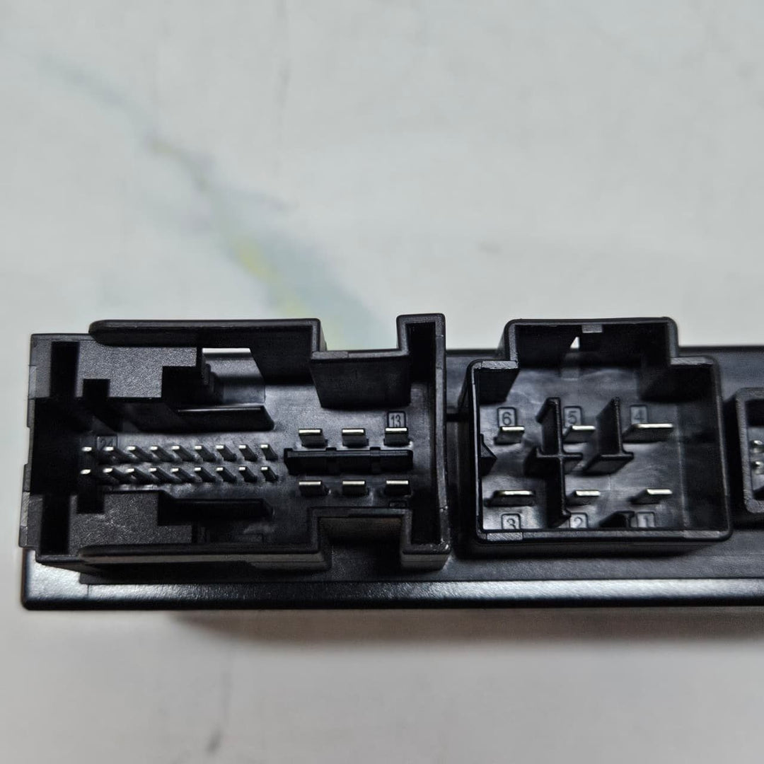 OEM BMW G21 G31 G05 Control Unit for Trailer Hitch 5A056C9 OEM