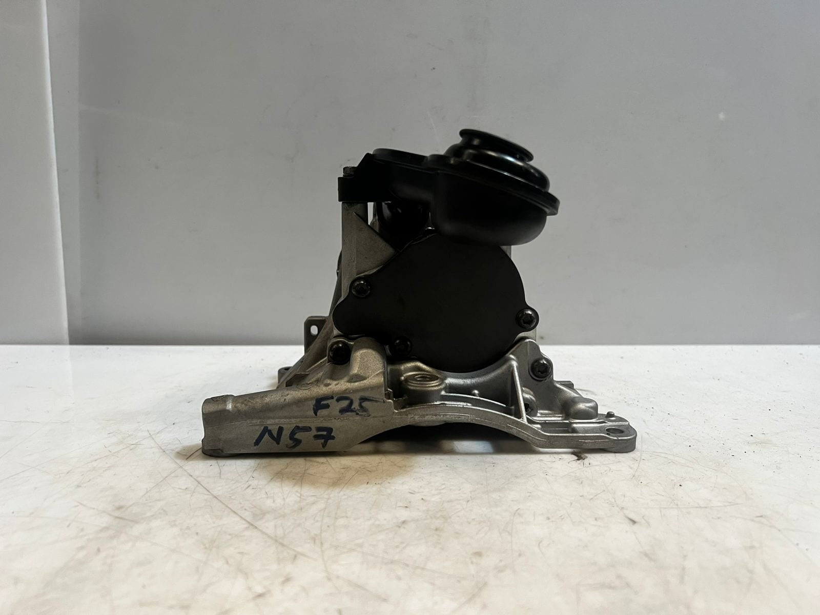 BMW  3 Series E90, X5 E70 X6 E71 N57D30A 3.0D Oil Pump 7805316 OEM