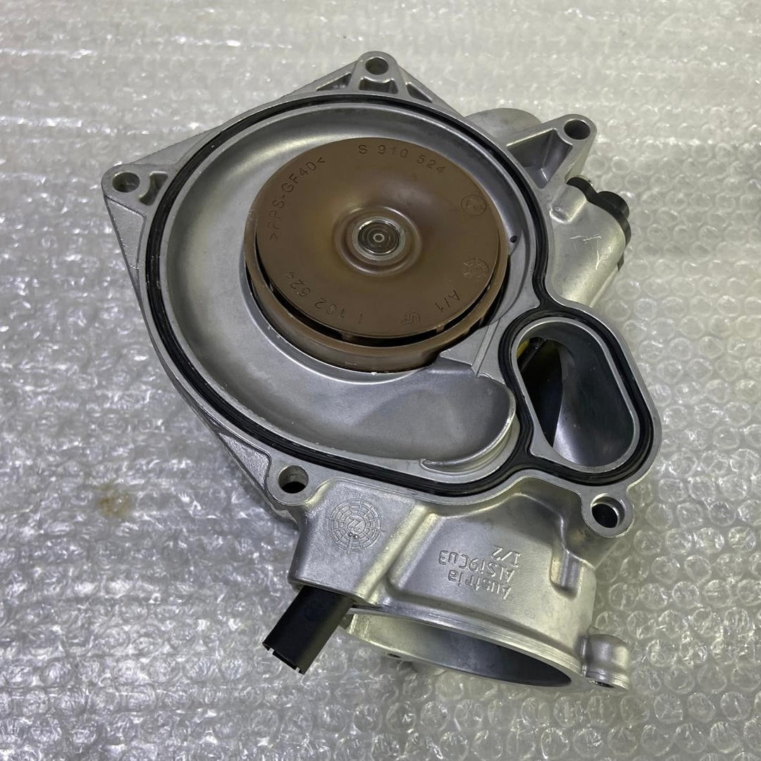 OEM BMW G30 M550d xDrive G11 G12 G05 G06 G07 Coolant Water Pump 7645961