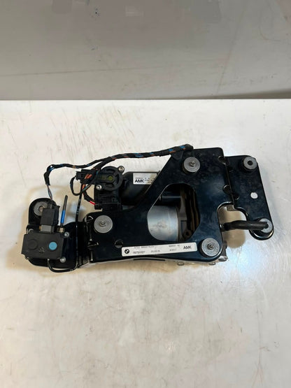 2012 BMW X5 E70 X6 E71 Air Suspension Compressor PUMP 6859714 OEM
