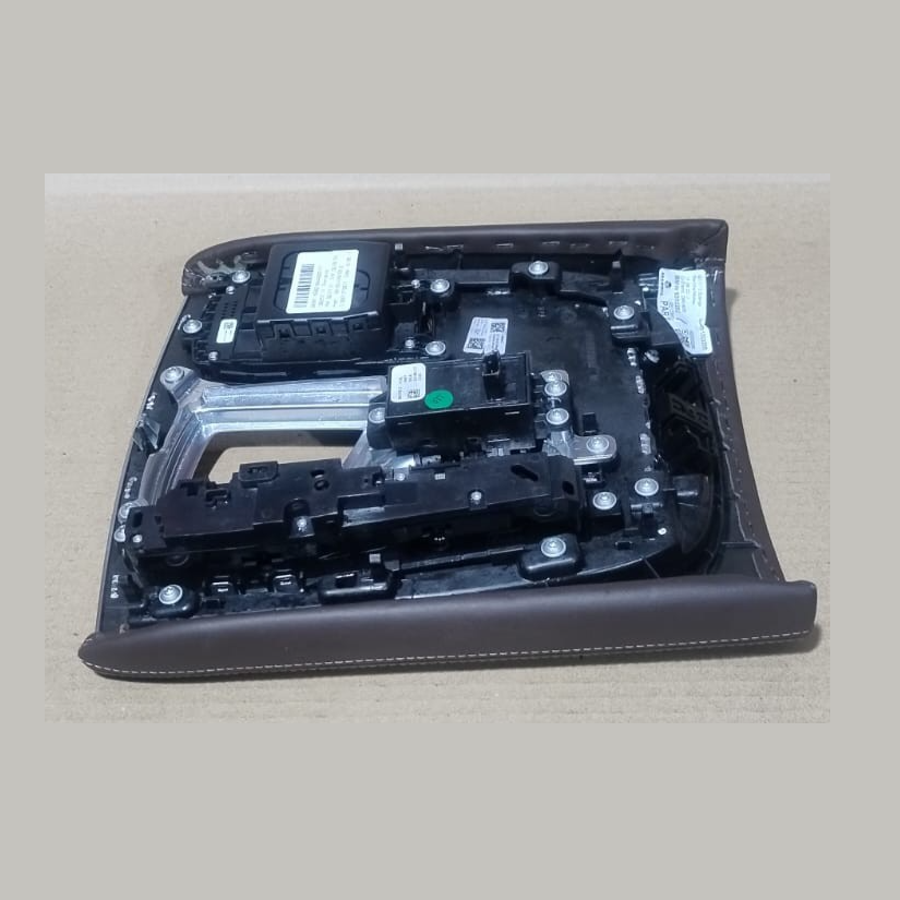 BMW G11 G12 CENTER CONSOLE TRIM COVER WITH KNOB CONTROLLER SWITCHES,  9352292