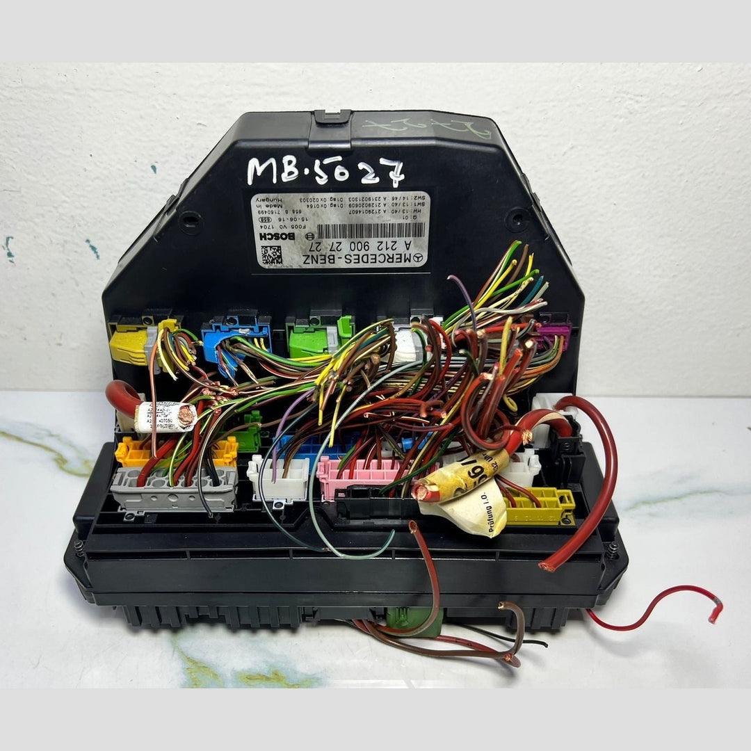 10-16 Mercedes-Benz W212 W204 Front SAM Module Relay Fuse Box A212 9002727 OEM