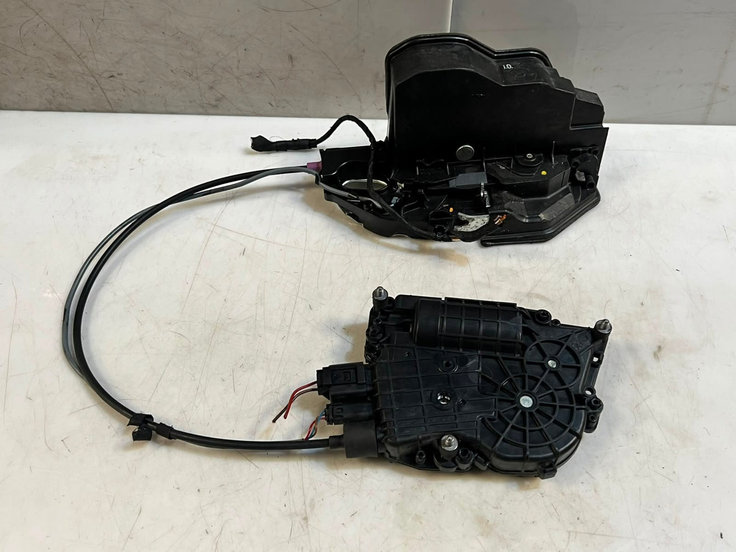 BMW 5' F07 Gran Turismo Door Lock Front Left Auto Soft Close 7149435 OEM