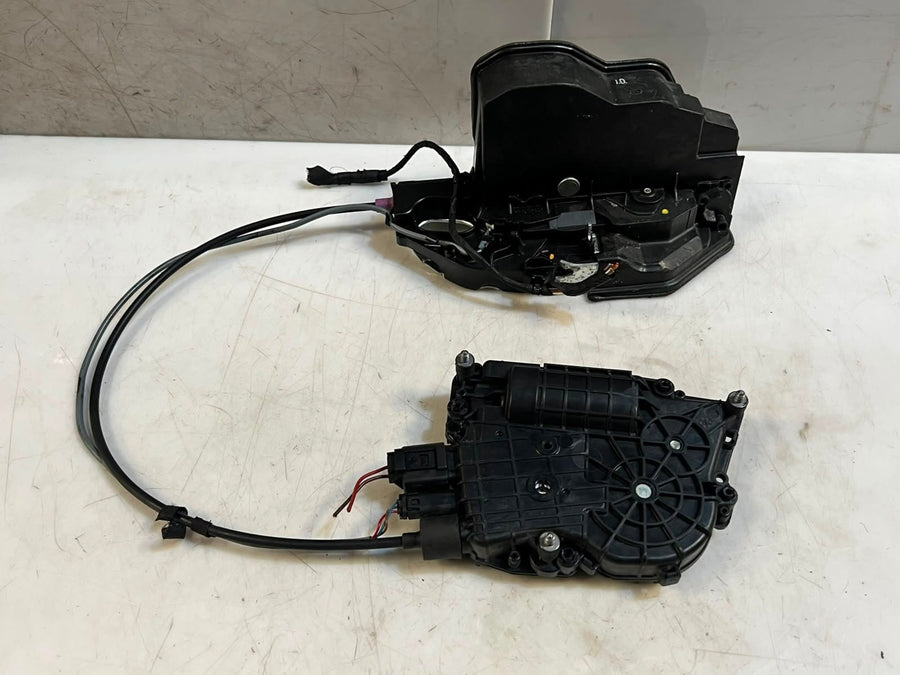 BMW 5er F07 Gran Turismo Türschloss vorne links mit Soft-Close-Automatik 7149435 OEM