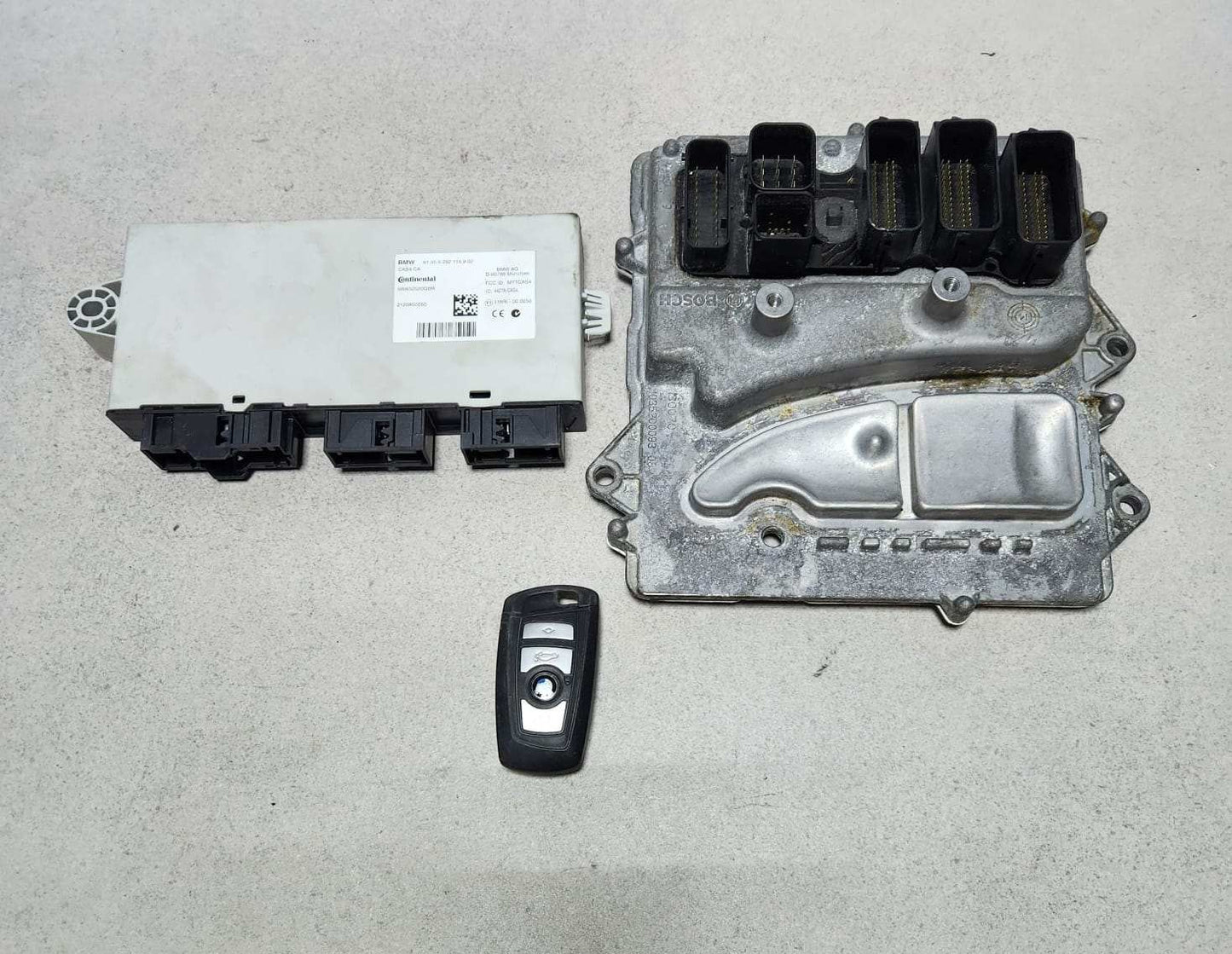 2015 BMW ActiveHybrid 7 Engine Control Module 8641404 F01 F02 F10 F30 ECU SET