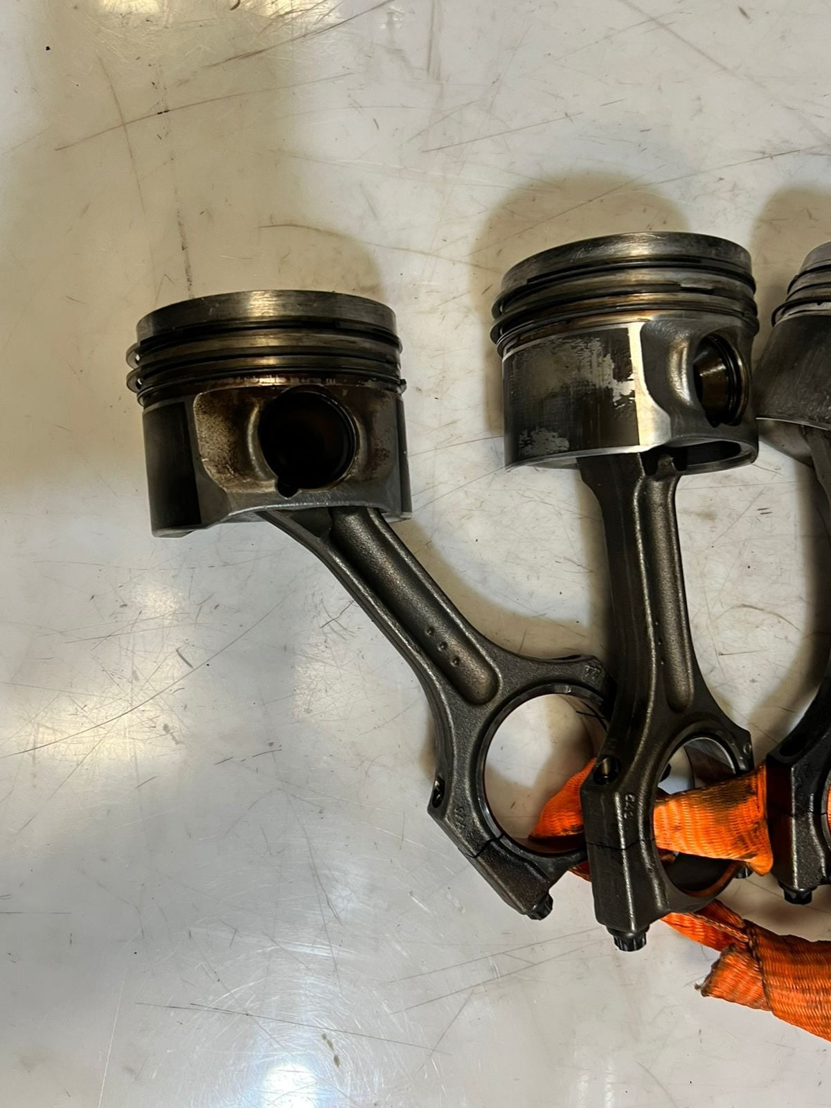 2014 Mini Cooper Countryman Piston with connecting rods 1.6 8575866 