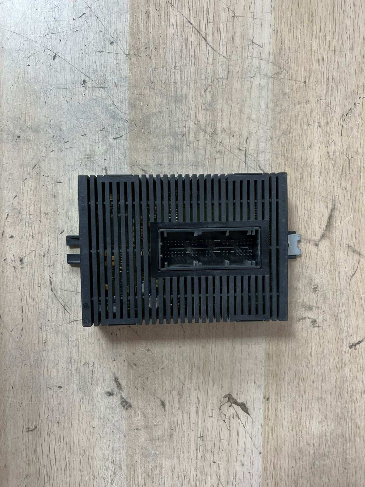2002-2005 BMW 7 Series E65 E66 745i 760i Light Control Module 6922663