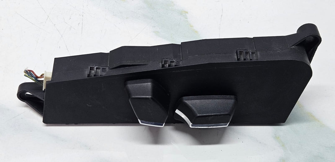 2010-15 BMW 7 Series F01 F02 F03 F04 Front Right Seat Control Switch 9163260 OEM