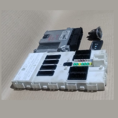 BMW X1 F48  B47 ENGINE CONTROL UNIT ECU SET WITH KEY - 8470176
