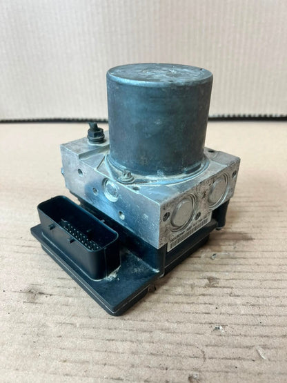 2004-2007 BMW 5 6 Series E60 E61 E63 E64 530i Abs Hydraulic Pump 6769707 OEM