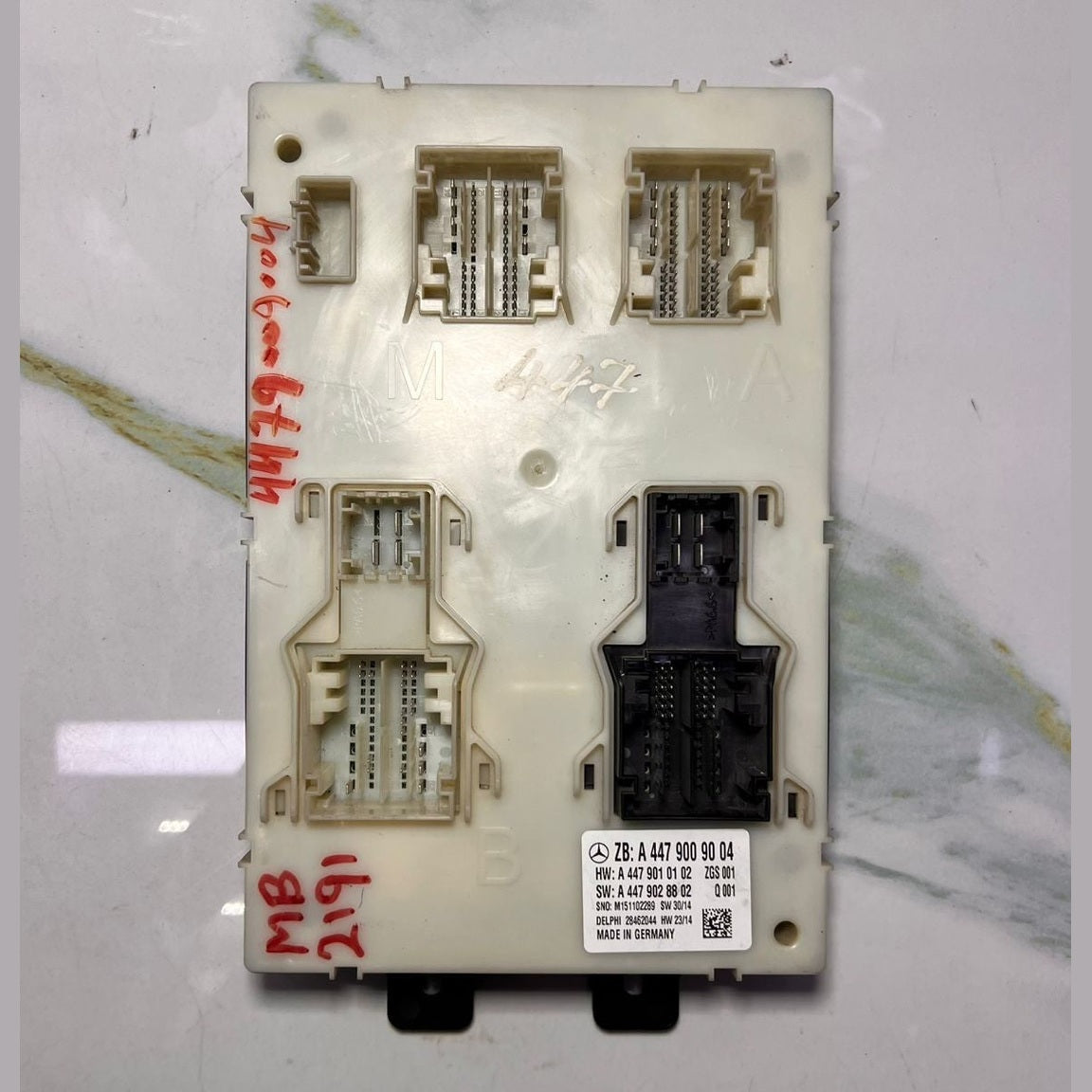 Mercedes-Benz W447 Vito Display Control Module Unit A 447 9009004