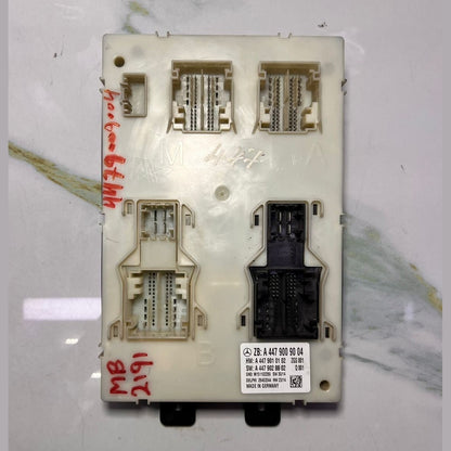 Mercedes-Benz W447 Vito Display Control Module Unit A 447 9009004
