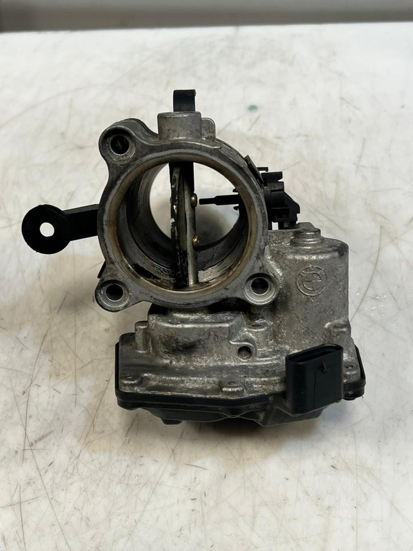 2013 BMW X3 X4 X5 X6 E84 E83 F25 F26 E70 F15 E71 F16 Throttle Body 7810752 OEM