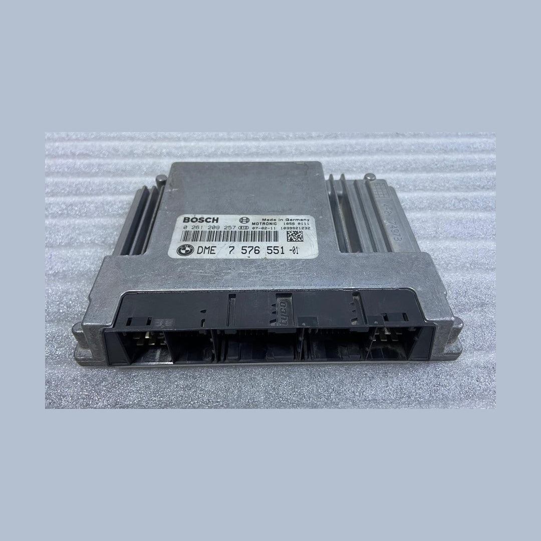 OEM BMW X5 E70 N62N 4.8L DME ENGINE CONTROL UNIT ECU ONLY 7576551 BOSCH