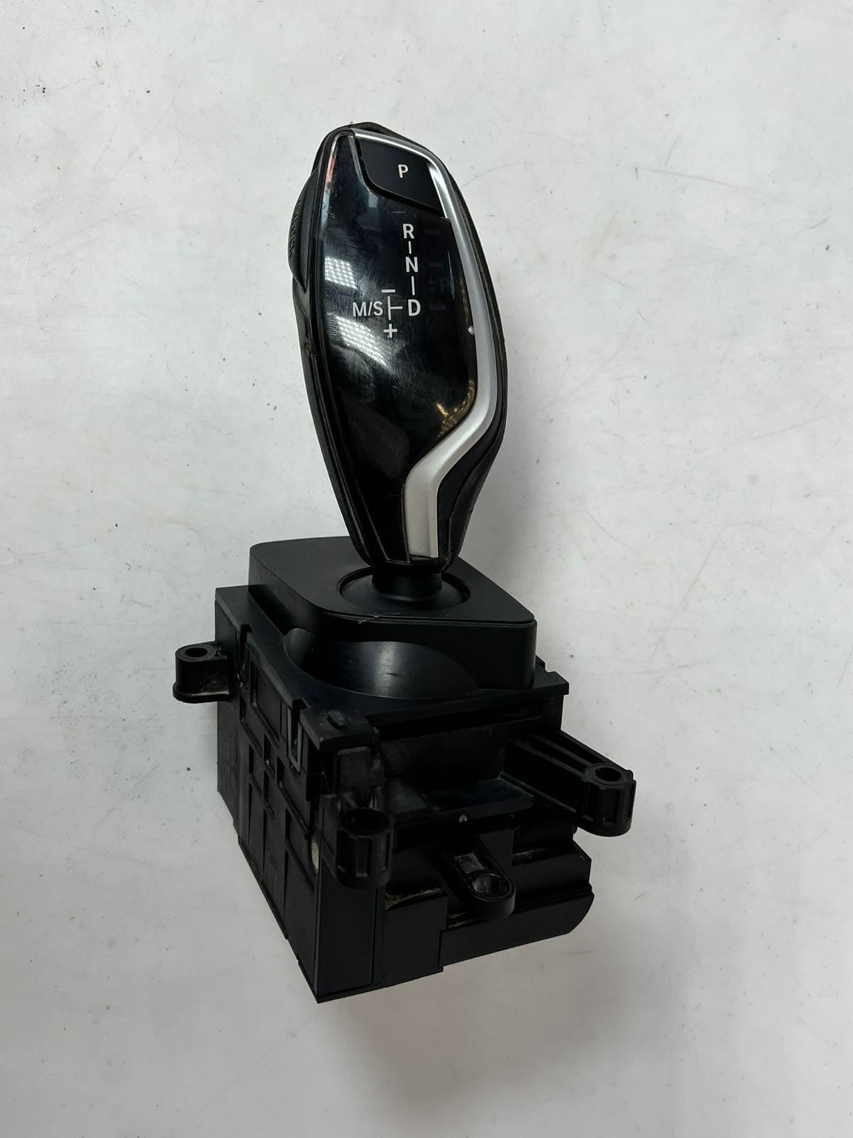 2020-2022 BMW 740i 7 Series G11 and G12 Gear Selector Switch 9458747 OEM