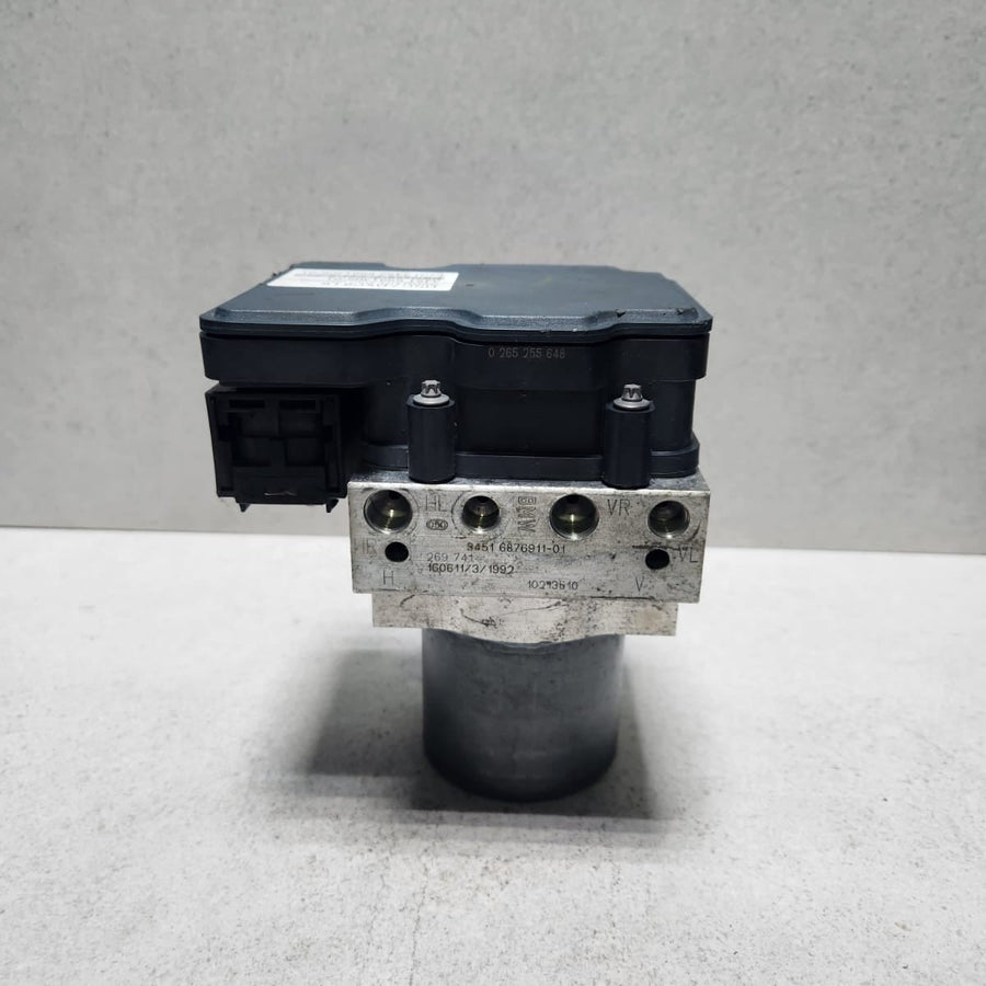 2016 BMW 535i Abs Pump Module 6881305 F10 535i F11 530d F07 F06 F12 F13