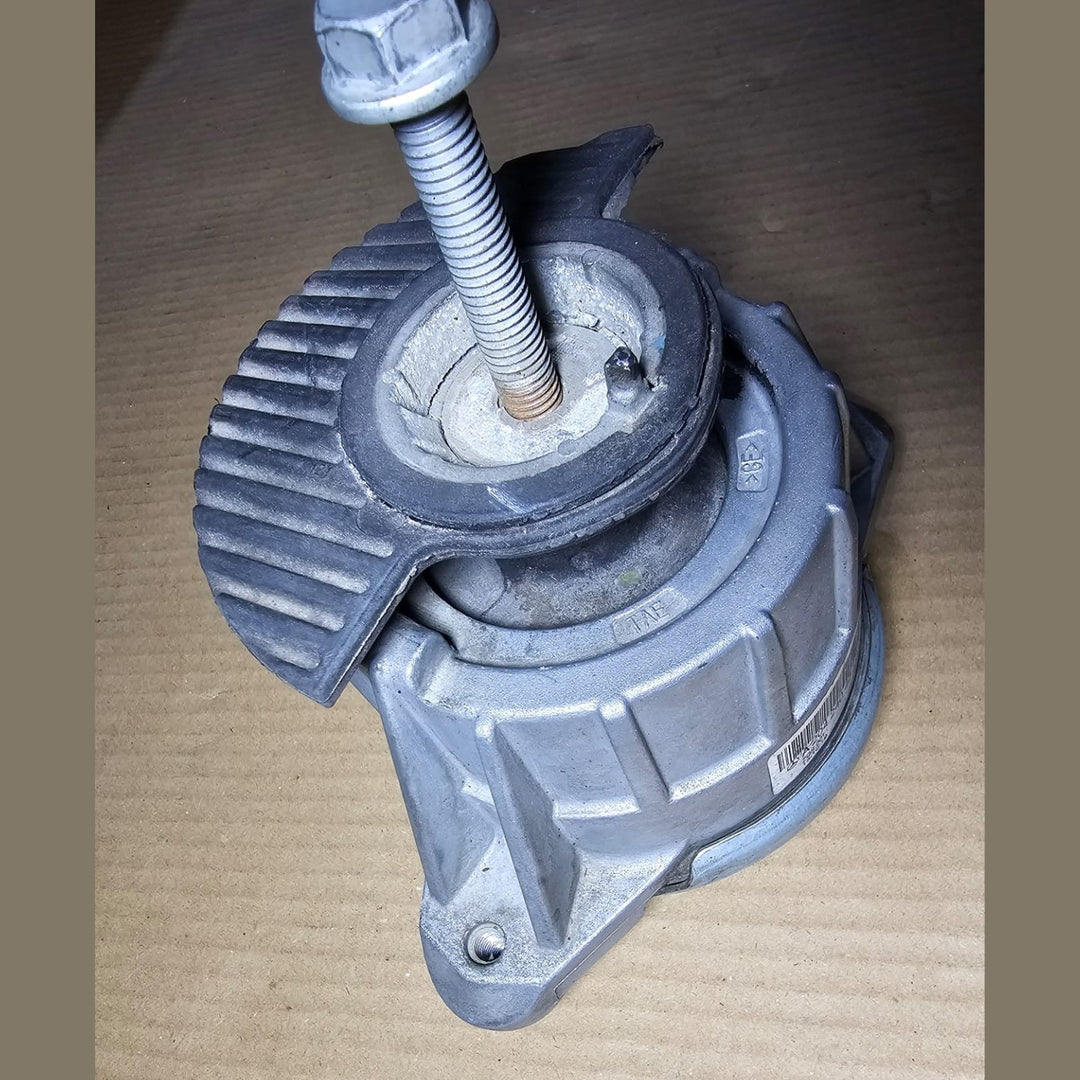 2008-2012 Mercedes-Benz W204 C-Class Front Left Side Engine Mount A204 2404317