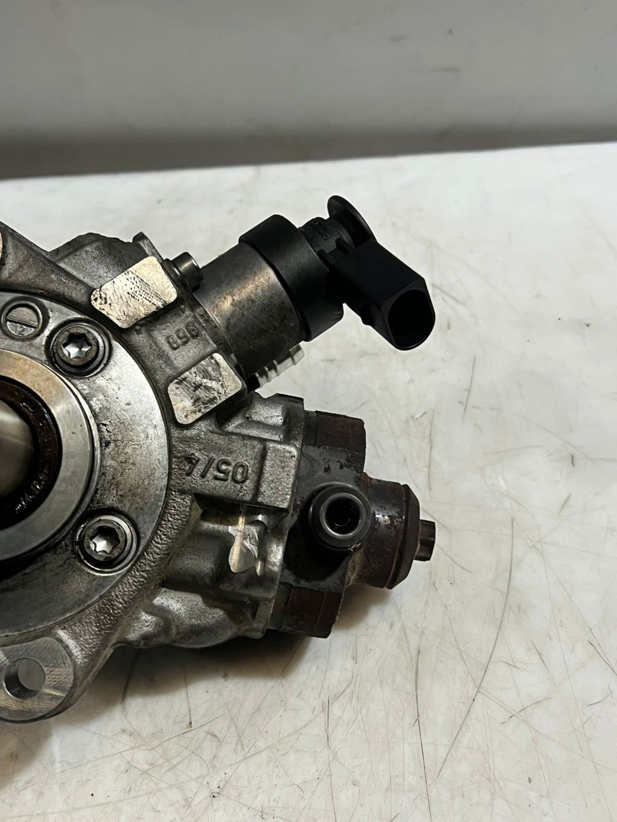 BMW  F10 F20 F21 F30 N47S1 High Pressure Fuel Injection Pump 7823456 0445010528