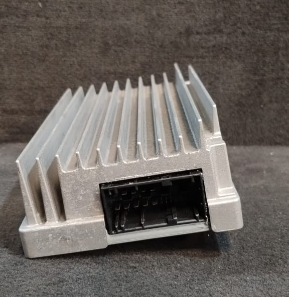 OEM BMW 320I RADIO AUDIO AMPLIFIER MODULE UNIT   HIFI FACTORY -9283511 -23621