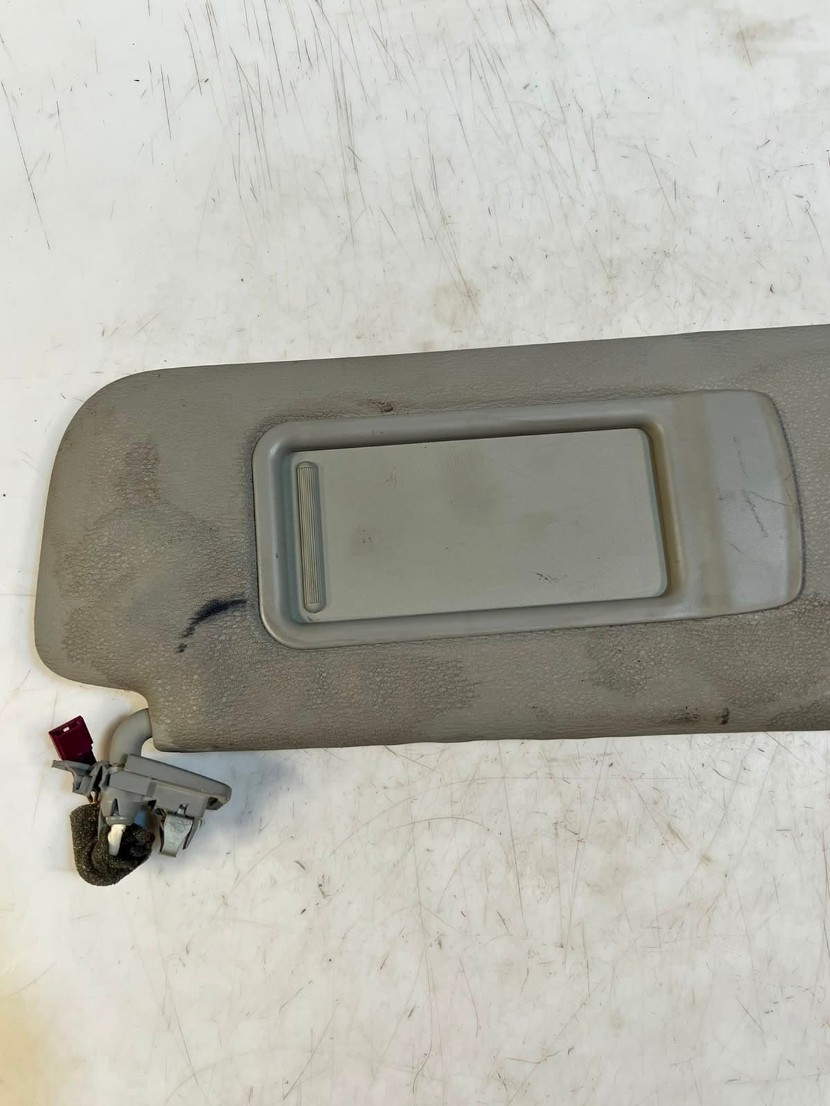 2006-2007 BMW 3 Series and 5 Series E90 E60 F34 GT650i Sun Visor 90010395913