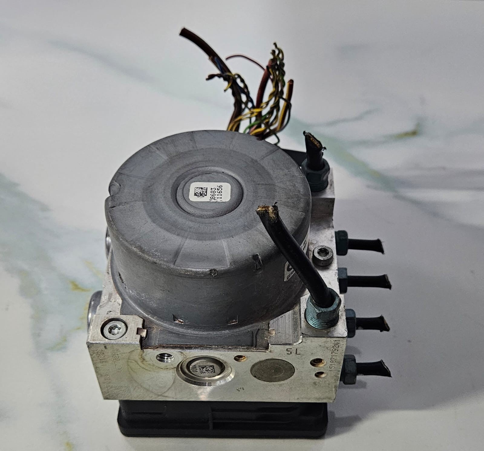 OEM BMW F20 F21 F22 F23 F30 F31 F32 ABS PUMP CONTROL MODULE 6871109 6871110