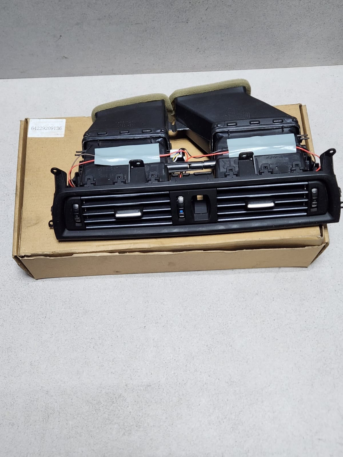 BMW Center Dash Air Vent 9209136 F10 F11 F12 F10 F11 F12 AFTERMARKET