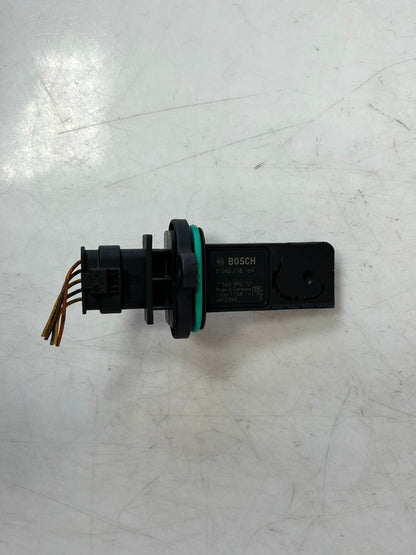 2010-2013 BMW 550i, 650i, 750i, and X6 4.4L Mass Air Flow Sensor 7566990 OEM