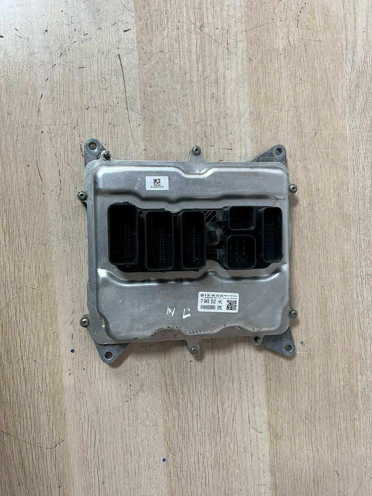 2011-16 BMW F10 520i N20 Engine Control Module ECU DME Set+2keys 7643312 OEM 