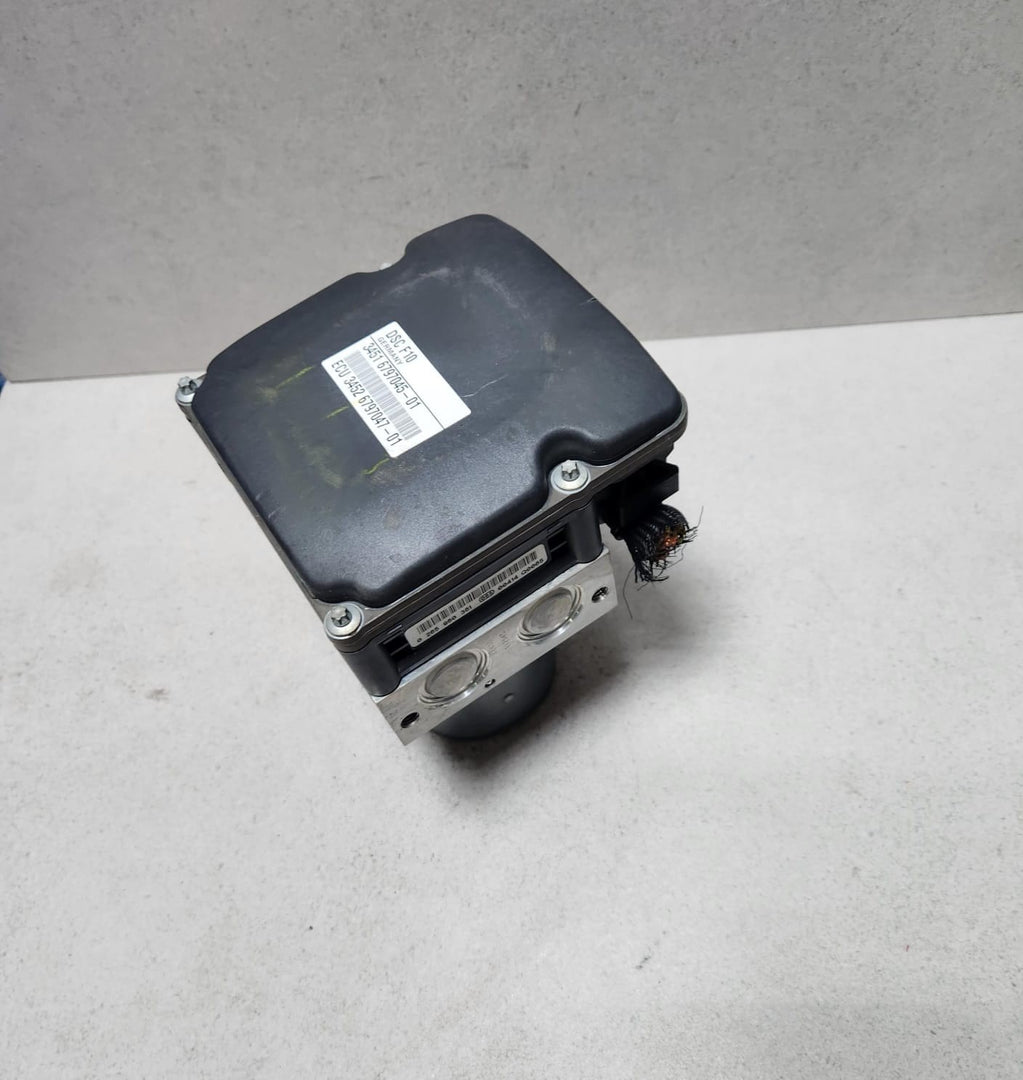 2011-2016 BMW 550i ABS Anti-Lock Brake Pump Control Module 6797045 F10 5-Series 