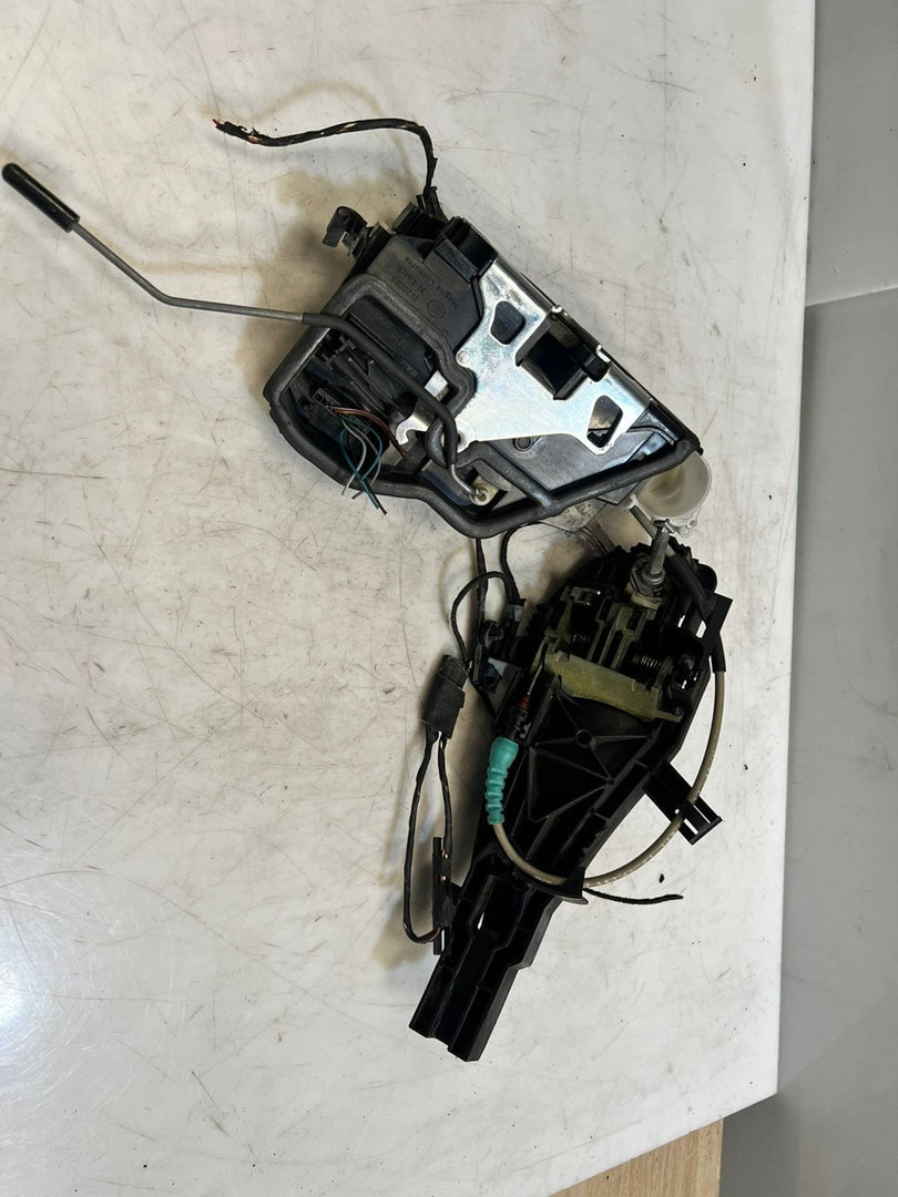 BMW X6 E71 Front Left SIDE Door Lock Actuator 7318409 OEM