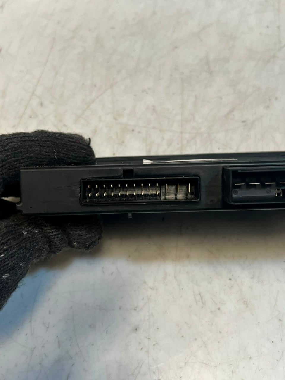 2010-2017 BMW X3 F25 Comfort Control Unit Body Module Junction Box 9267537