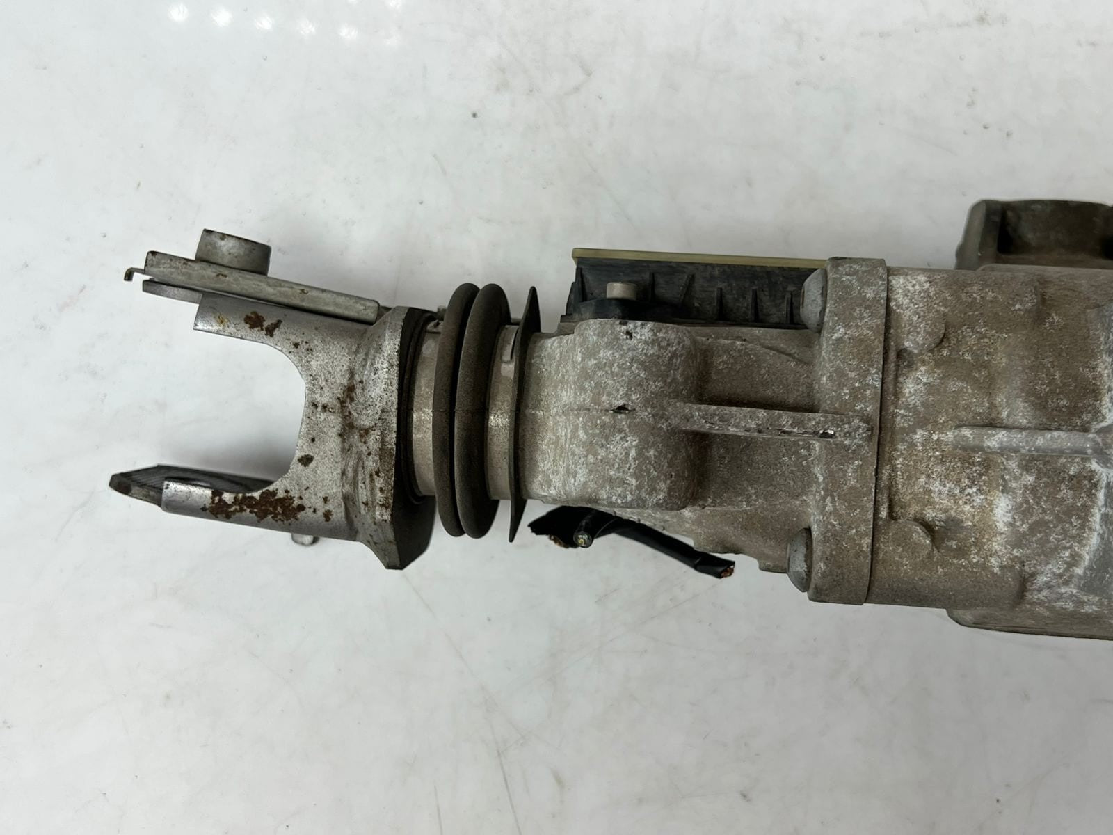 2009-2011 BMW 5' 7' SERIES F11 F01 528i Rear Axle Steering Gear 9327670