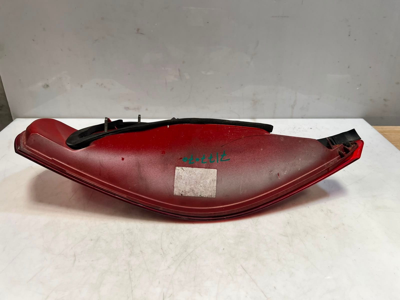 2008-2010 BMW M6 6 Series E63 E64 LCI Rear Right Tail Light TRUNK LID 7177070