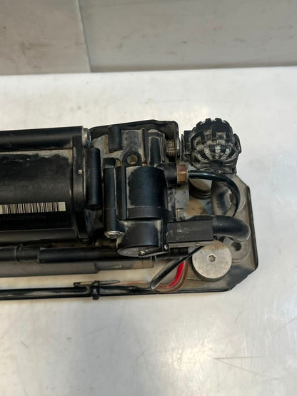 2010-2015 BMW 5' F01 F02 F10 F11 750Li Air Suspension Compressor 6794465 OEM