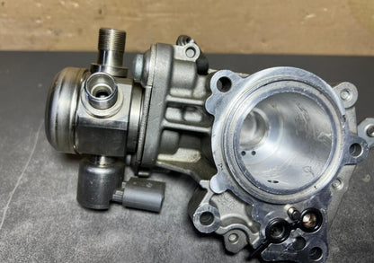 12-18 Mercedes W212 C300 M276 High Pressure Fuel Pump W/Housing A276 0700601 OEM