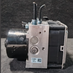 Bild in die Galerieansicht laden, BMW F25 ANTI-LOCK BREAKING SYSTEM ABS MODULE PUMP OEM - 6877726