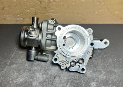 12-18 Mercedes W212 C300 M276 High Pressure Fuel Pump W/Housing A276 0700601 OEM