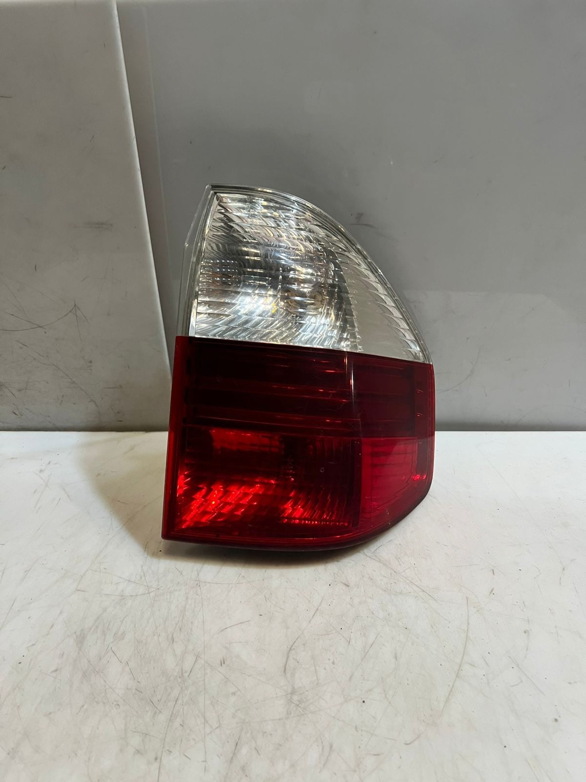 2006-2010 BMW X3 E83 RIGHT SIDE REAR Tail Light 7162210 OEM ECE