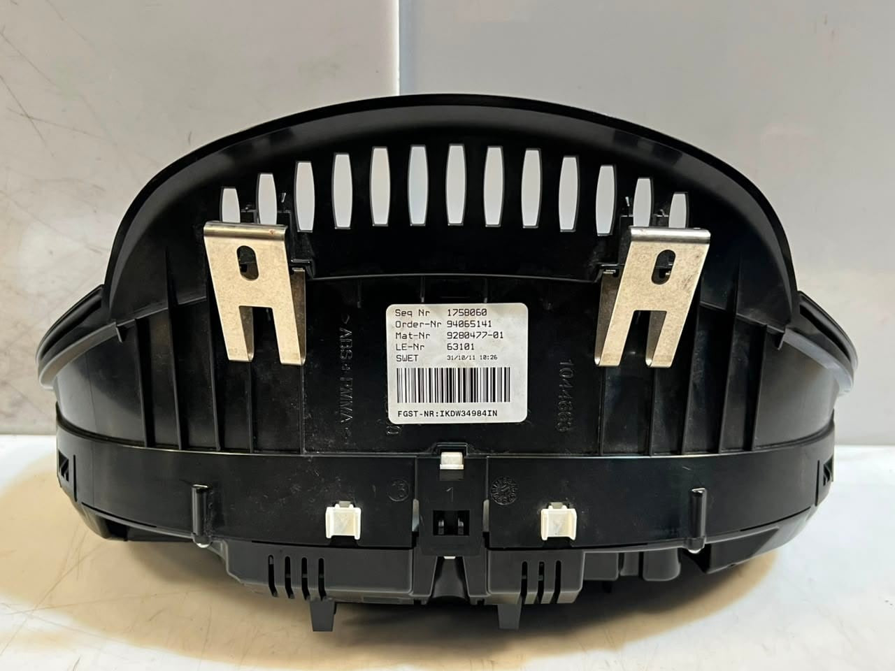 2010-2013 BMW 5 Series F10 F11 520i 523i SPEEDOMETER Instrument Cluster 9280477